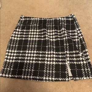 Black and white houndstooth mini skirt